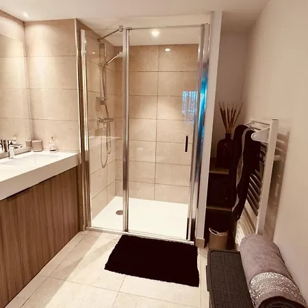 T2 De Standing Centre Apartmán *